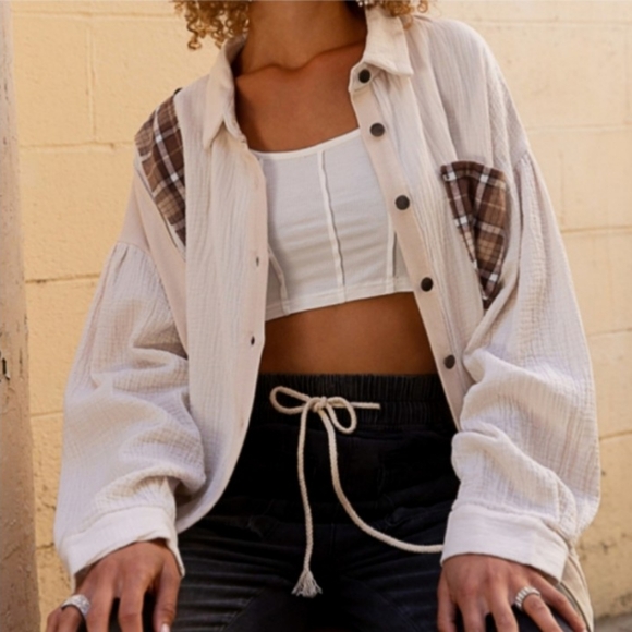 NWT POL Cream Button-Up Shirt - Picture 7 of 14